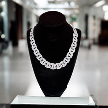 Load image into Gallery viewer, Royal Miami Cuban Link Chain (18”)