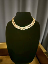 Load image into Gallery viewer, Royal Miami Cuban Link Chain (18”)
