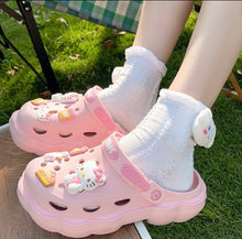 Load image into Gallery viewer, Hello Kitty Slippers
