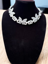 Load image into Gallery viewer, Butterfly Cuban Link (18”)
